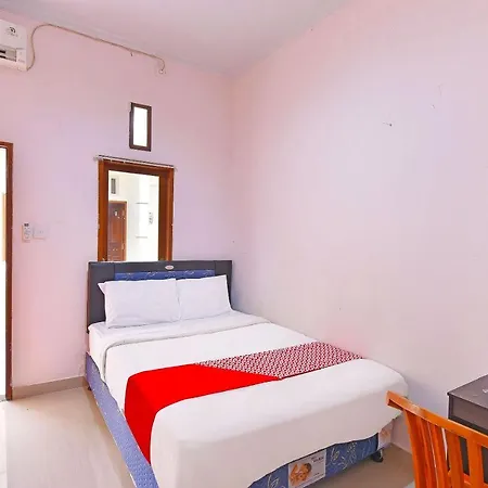 Oyo 91445 Sandat Guest House